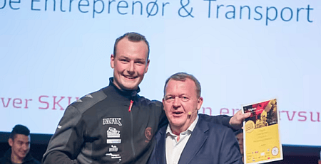 Danmarks bedste flisemurer 2019, Samuel Birk Axelsen sammen med Danmarks Statsminister Lars Lykke Rasmussen. Foto SkillsDenmarkPer D