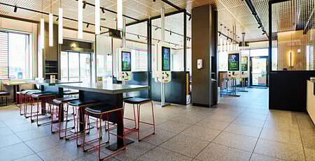 McDonald’s udvider markant i Danmark. Mosaikhjørnet leverer fliser til de nye restauranter.