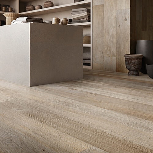 Jorvik Valnød 30×180 – keramisk gulvflise i nøddetræslook
