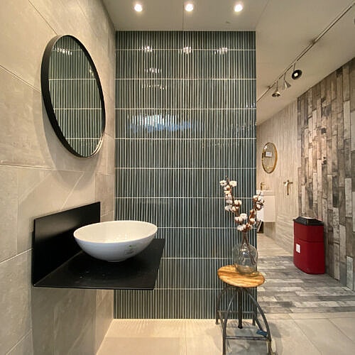 Lineé fliseserie. Vægfliser i Kit Kat-mosaikdesign