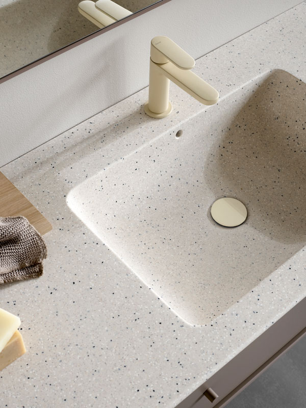Montana_Home21_22_Bathroom_Truffle_BeigeGrains_Detail01_H Montana_Home21_22_Bathroom_Truffle_BeigeGrains_Detail01_H